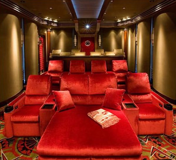 Couch-Seating-in-Home-Threatre