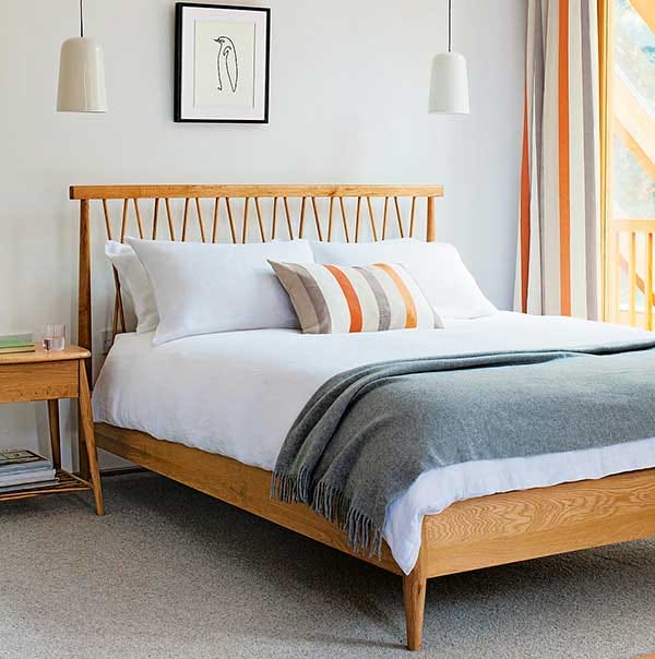Elegant-Sporty-Oak-Bedroom-Furniture