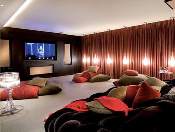 Stylish-Throw-Pillows-For-Home-Theatre