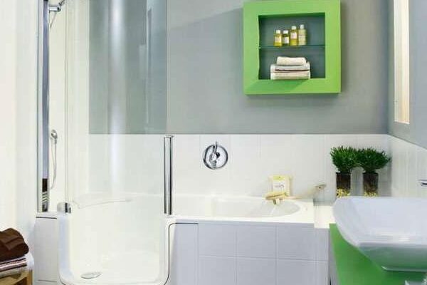 How to choose a shower door types, functions, ideas and care tips